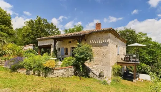 Magnifique ensemble immobilier en pierre avec vue. 