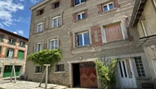 Immense maison de village à vendre 195000 € à Jonzieux (42) 