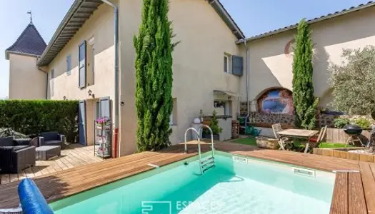 Triplex de caractère avec piscine 