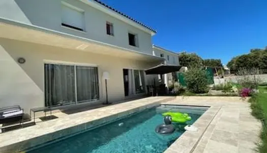 Villa NEUVE BBC RT2012 T4 125 m² avec piscine