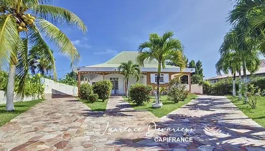 Dpt Guadeloupe (971), à vendre LE MOULE maison P4 avec piscine  - Terrain de 1100 m² 