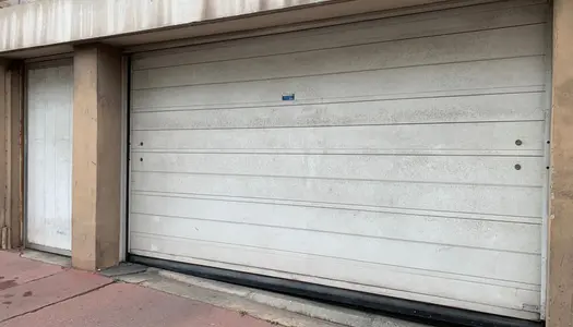 Parking/garage 