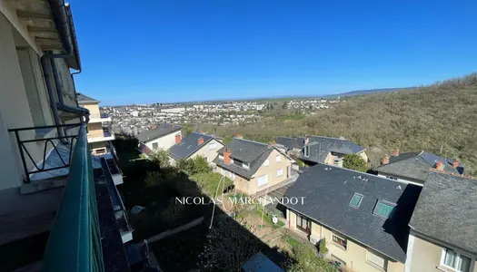 Rodez- Dernier étage terrasse, vue Aubrac