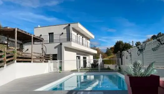 Villa contemporaine de 132m2 avec piscine 