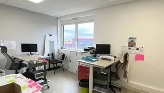 Bureaux de 56 m² environ avec 2 places de parking