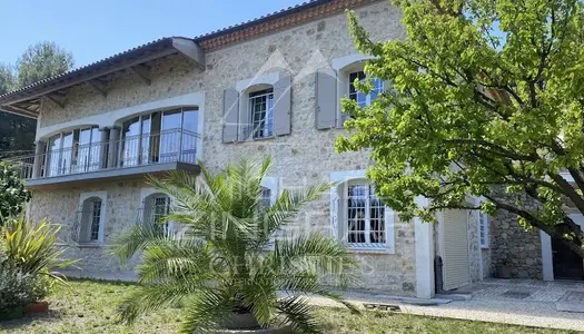 Villa 8 pièces 204 m² 