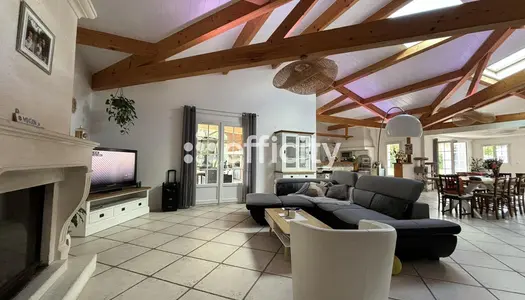 Maison 5 pièces 335 m²