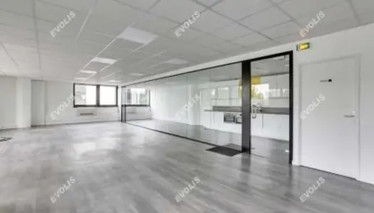 Bureaux 679 m² 