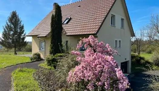 Maison familiale de 122 m2 dans la commune de Saint Loup sur Semouse, au coeur d'un quartier 