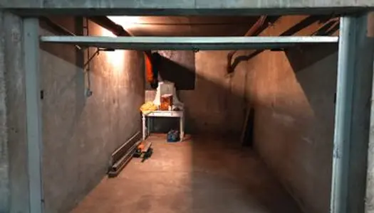 Garage souterrain fermé 