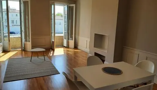 Loue T3 meublé 92m² à La Rochelle (17), entre vieux port et hôpital 