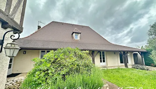 Dpt Dordogne (24), à vendre  maison P8 de 260 m² - Terrain de 3200 m2 