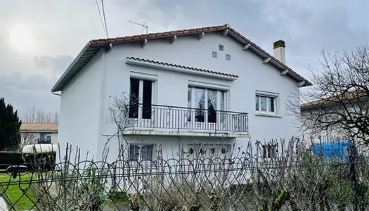 Maison à étage de 170 m² avec jardin et garage