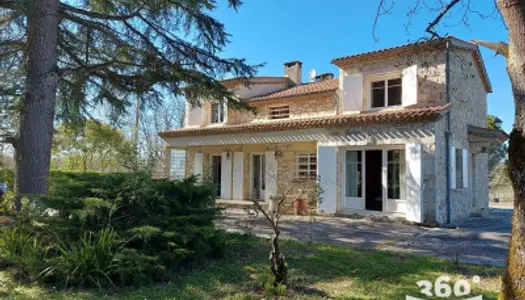 Maison 7 pièces 335 m² 