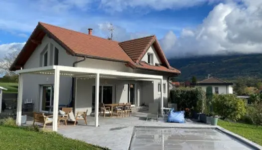 Maison 5 pièces 240 m²