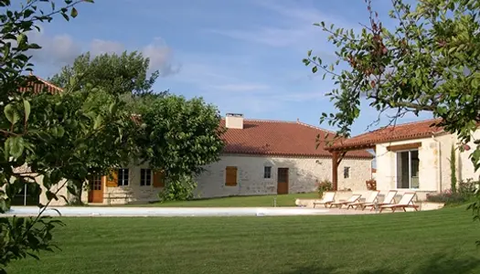 Lot et Garonne - Propriété en pierre rénovée composée de 2 maisons avec chacune sa piscine