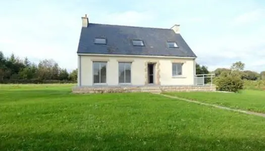 Élégante maison familiale avec vie de plain-pied sur plus de 5000 m2 de terrain 