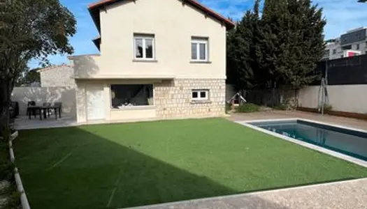 Maison mitoyenne 75m2 3 pièces avec piscine 