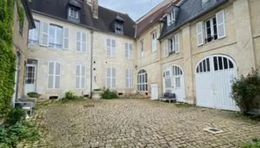 8 appartements meublés, 1 cabinet médical pour trois praticiens. 