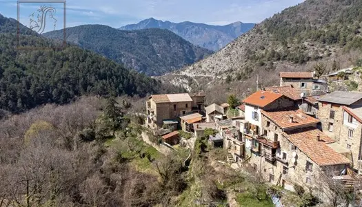 Lantosque - Camari - Maison de village avec terrain 3250m² 