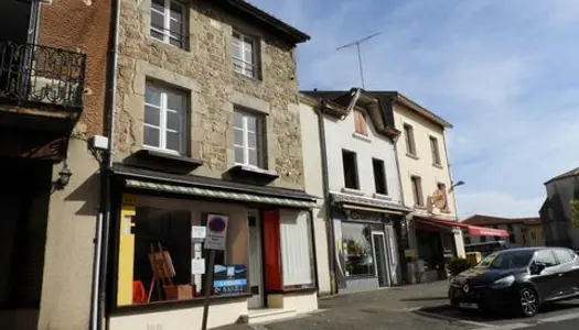 LOCAL COMMERCIAL &#43; APPARTEMENT - CENTRE BOURG 