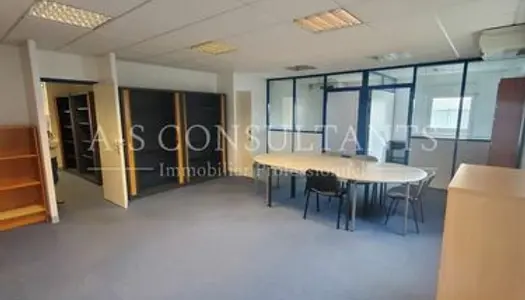 Bureaux 140 m² 