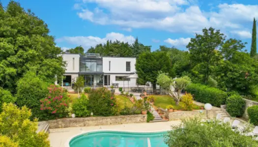 Maison d'architecte d'exception dans un écrin de verdure 