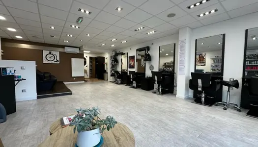 Salon de coiffure moderne 75m2