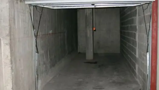 Garage doublement sécurisé, PAU/MARZET