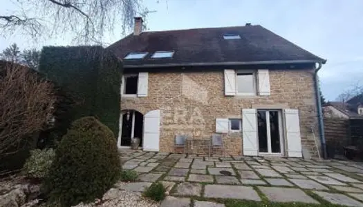 Maison 9 pièces 257 m²