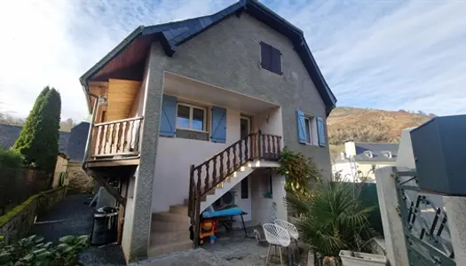 Maison Familiale avec 5 chambres avec garage et atelier dans le Val d'Azun !