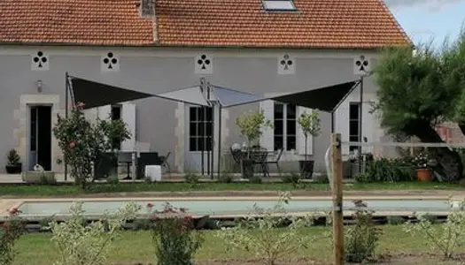 Maison de campagne avec grange et piscine située entre Ste-Foy-l