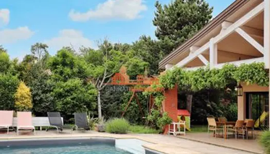 Labege maison familiale avec piscine et grand jardin 