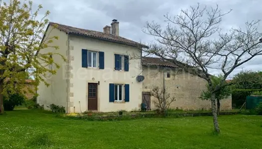 Maison en pierres + 2 maisons à rénover et dépendances 