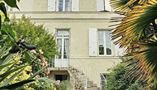 Saumur centre - Maison de ville 5 chambres avec jardin 