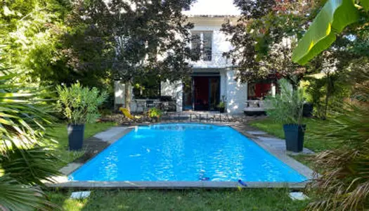 Maison avec jardin, piscine et garage - LE BOUSCAT 