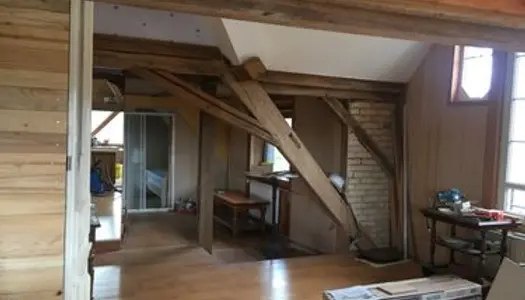 Appartement au 1er étage d'une maison 