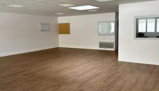 Bureaux / Open space - 5 pièces - 125m² - Vernouillet