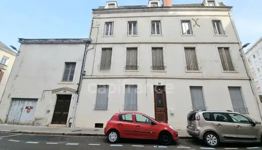 Maison 7 pièces 247 m²