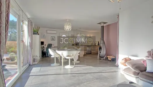 Vente Villa 89 m² à Pierrefeu du Var 419 000 €