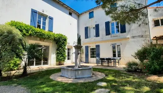 Maison 6 pièces 310 m² 