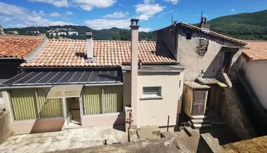 Gard (30), à vendre, dans le village des Salles du 