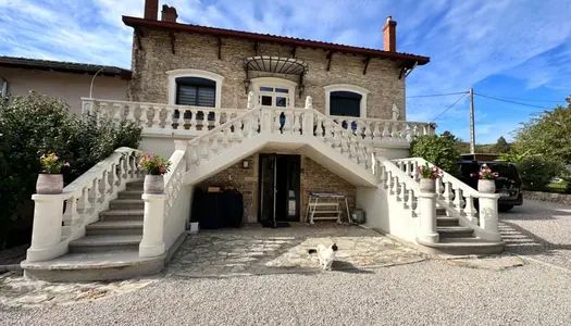 Dpt Saône et Loire (71), à vendre TOURNUS maison en pierre 280 m2  de SH et 3487m2 de terrain à 