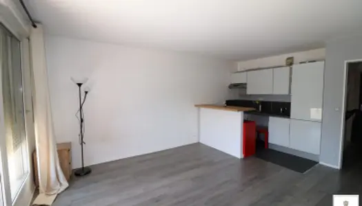 Studio 1 pièce 32 m² 