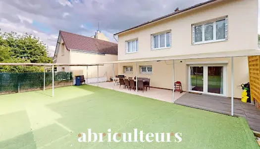 Maison 8 pièces 140 m² 