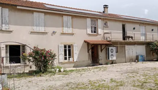 Ensemble Immobilier à Rénover avec Fort Potentiel proche Sai 