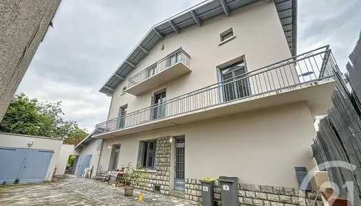 Maison 9 pièces 210 m² 