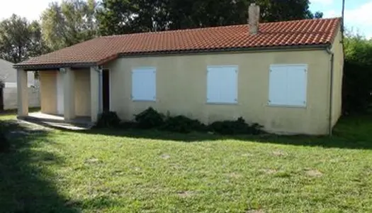 STE GEMME 17250 A Louer maison 135 M2 sur terrain de 2300 M2 