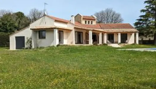 Villa 7 pièces 230 m²