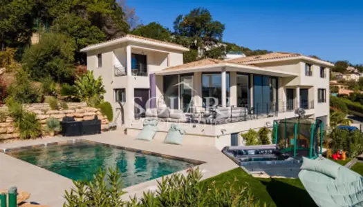 Magnifique villa familiale avec piscine pour 8 personnes aux Adr 